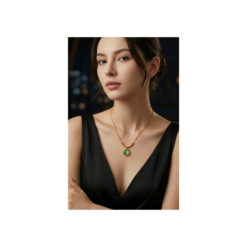 Aura Collection – Emerald Aura Pendant Necklace