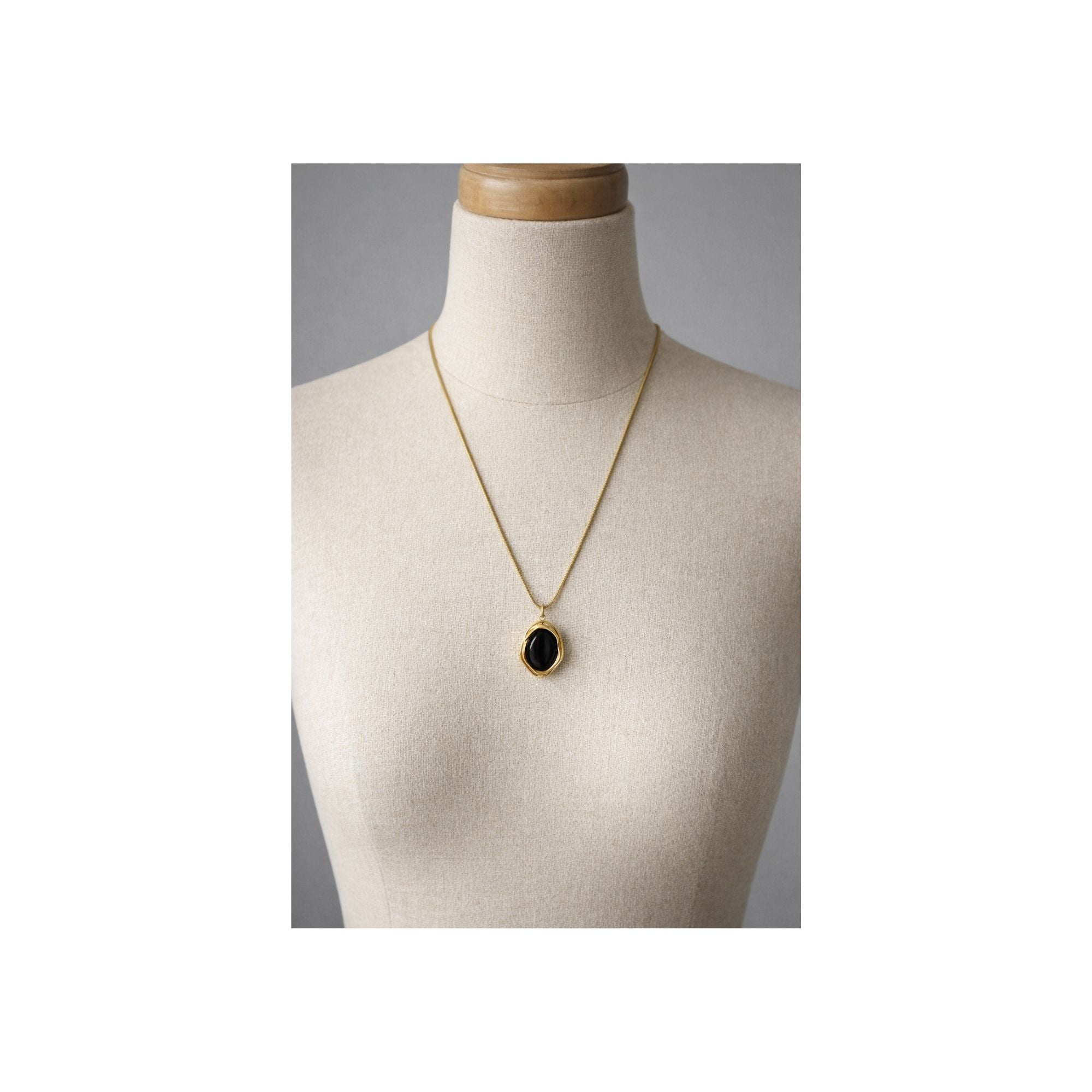 Midnight Oval Pendant Necklace